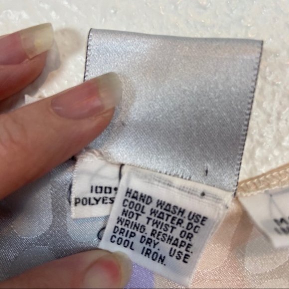 Dancing queens bring the sass, vintage style! - Picture 6 of 8